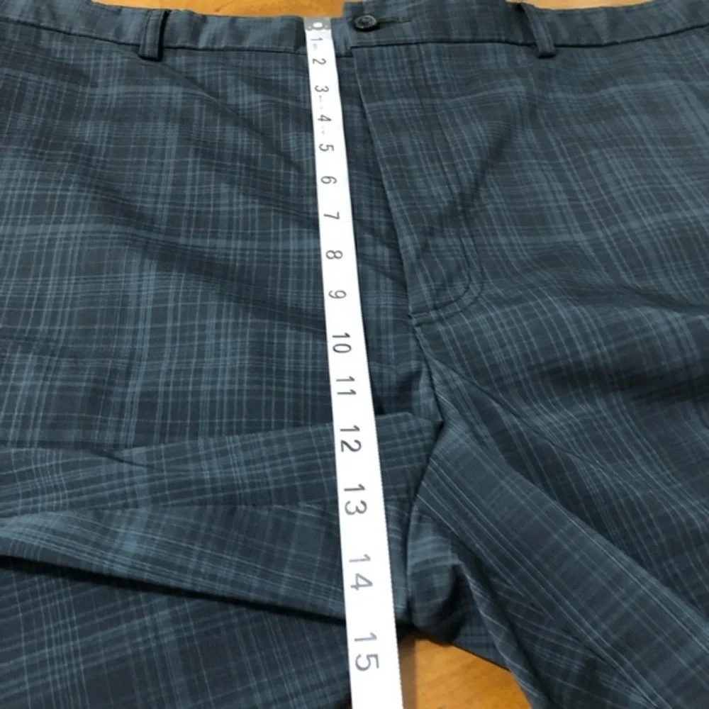 Kirkland Men's Gray Plaid Golf‎ Shorts Sz 42